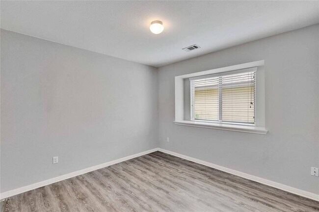Building Photo - 907 Yabers Ct