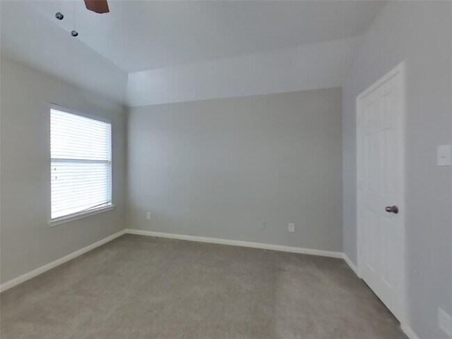 Building Photo - 6323 Mountain Pines Ln