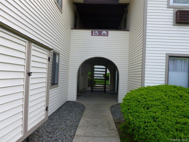 Primary Photo - 15 Club House Dr