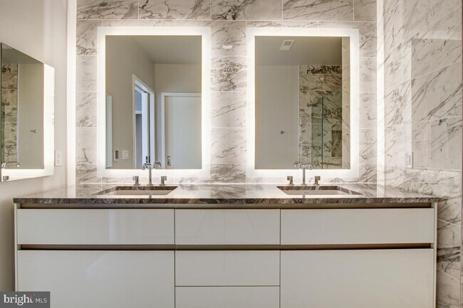 Building Photo - 1781 N Pierce St