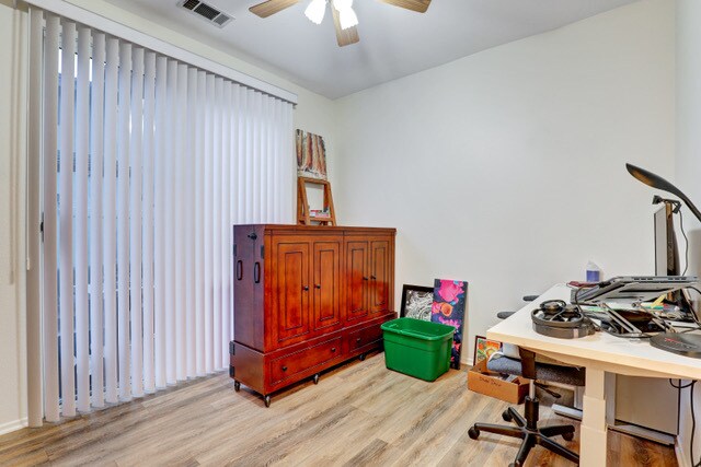 Building Photo - 285 Woodcrest Ln
