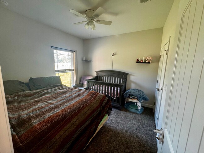 Building Photo - 9867 Shangri La West Rd