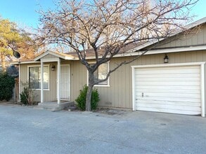 Building Photo - Reno Duplex - Garage, Dishwasher, Washer/Dryer, Central A/C
