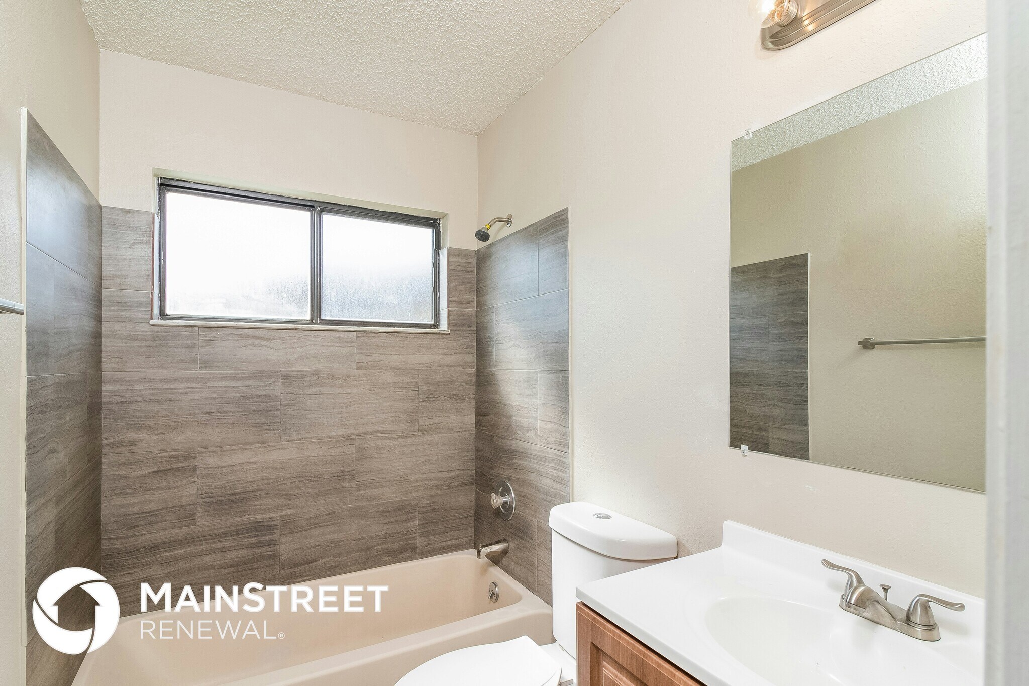 Building Photo - 4055 Vermont Ln