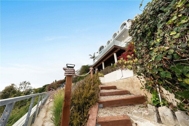 Building Photo - 31654 Broad Beach Rd