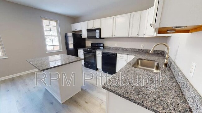 Building Photo - 2824 Salisbury St