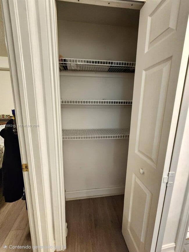 Building Photo - 322 Madeira Ave