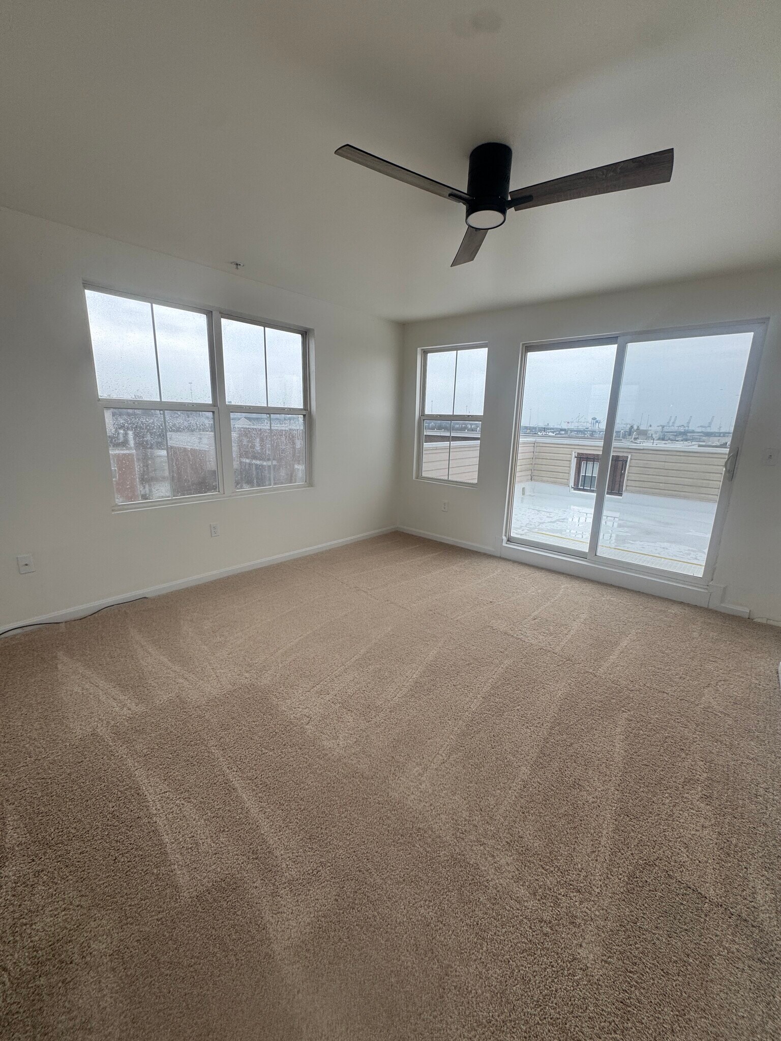 4th level loft, terrace 1 - 4630 Dillon St