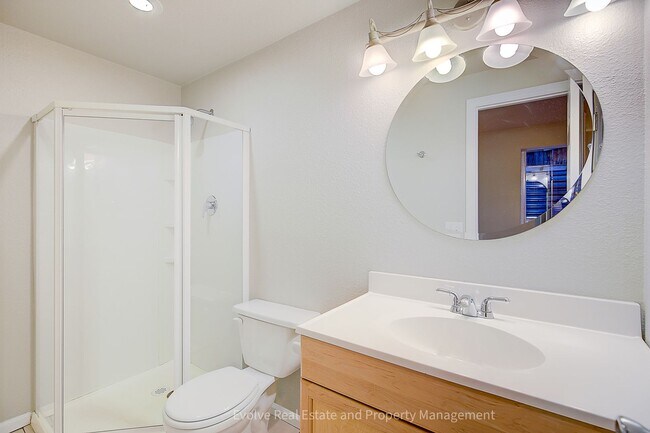 Building Photo - 9641 Cove Creek Dr