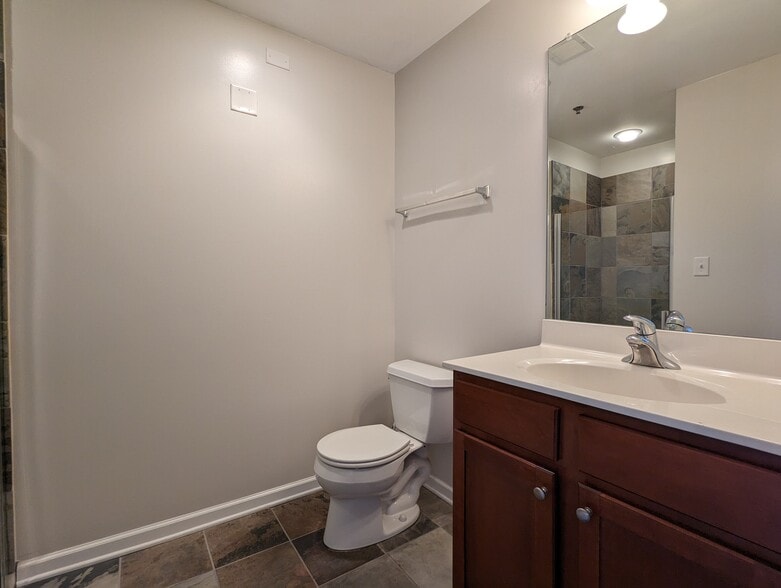 Building Photo - 843 W Grace St