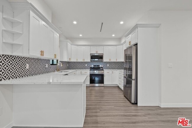 Building Photo - 6245 McLaren Ave