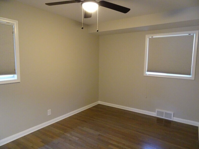 Building Photo - 28833 Hollywood