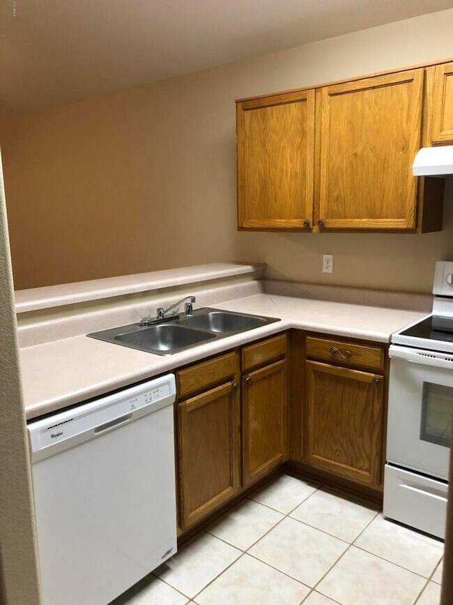 Building Photo - 2 bedroom home for rent