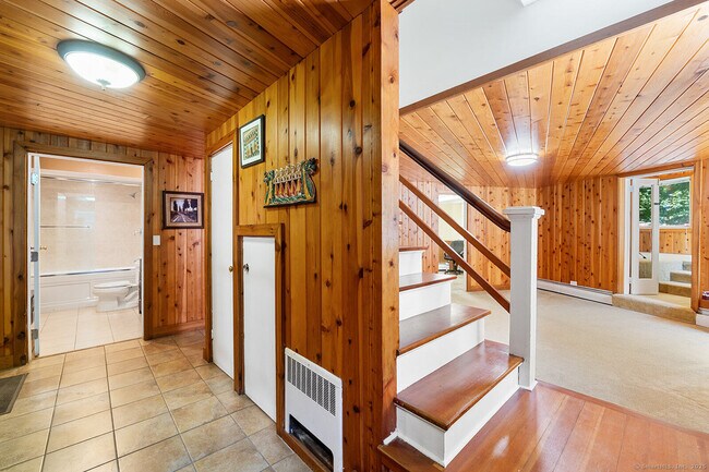 Building Photo - 26 Wilridge Rd