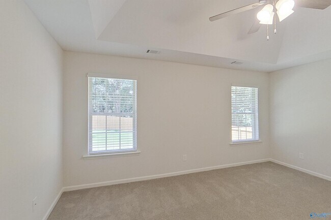 Building Photo - 111 Live Oak Dr