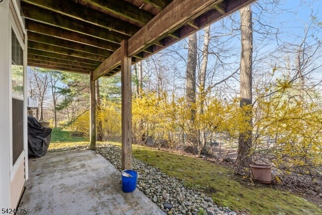 Building Photo - 70 Hartley Ln