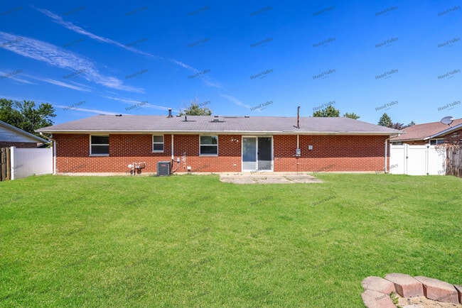 Building Photo - 6846 Alter Rd