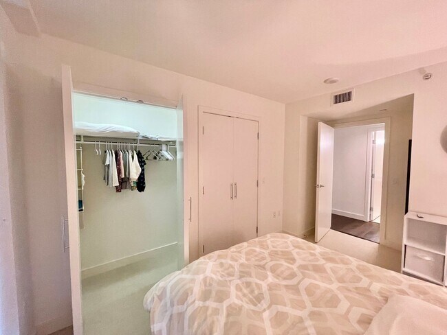 Building Photo - Luxurious Condo at Madrone w/Bay, City Views, Balcony, Pool, Parking, Storage -FULLY FURNISHED OP...
