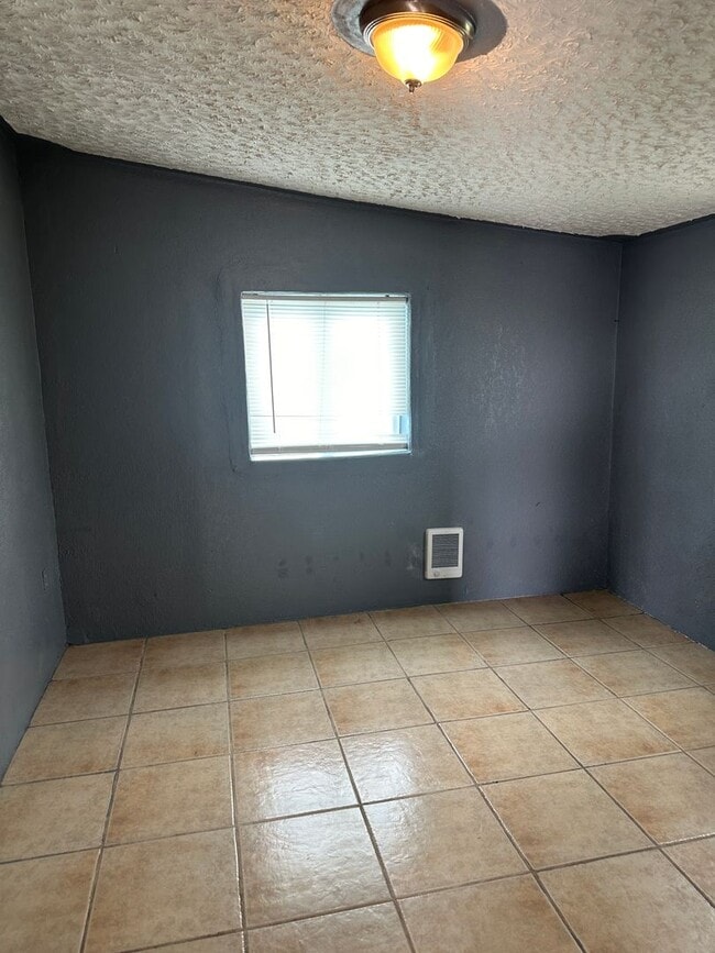 Building Photo - Cozy Home For Rent off Stratford Rd