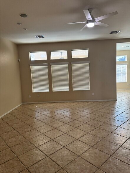 Building Photo - 10511 W Villa Hermosa