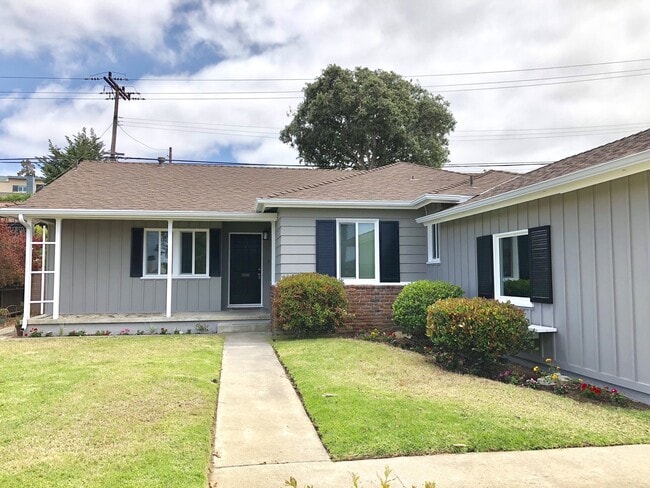 Building Photo - South Redondo - Riviera Village - Quiet and Close to the Beach!