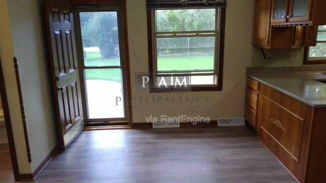 Building Photo - 8249 Imperial Dr