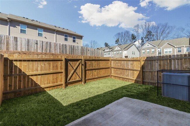 Building Photo - 2176 Flying Spur Dr