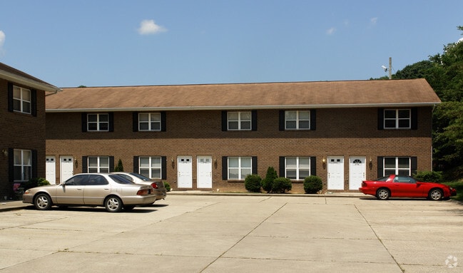 Building Photo - Patriot Gates