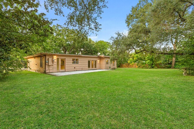 Building Photo - Charming Home with Expansive Backyard on a...