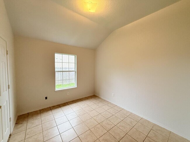 Building Photo - 3708 Gus Dr