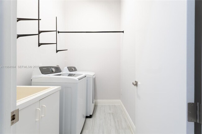 Building Photo - 7440 SW 170th Terrace