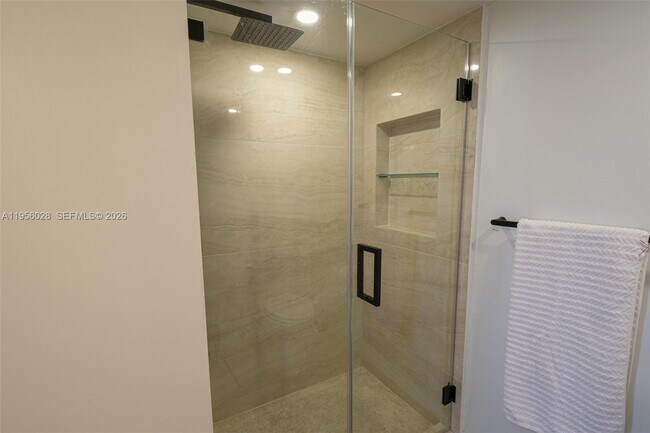 Building Photo - 251 Crandon Blvd