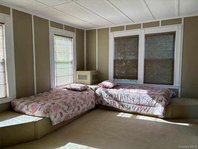 Building Photo - 185 S Country Rd