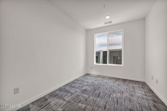 Building Photo - 557 California Ave