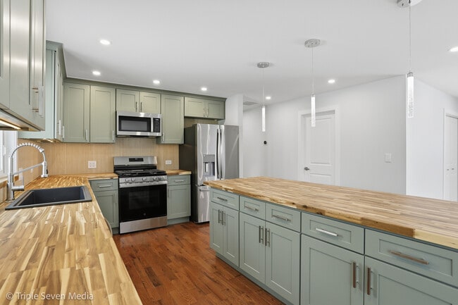 Building Photo - 505 Geronimo St