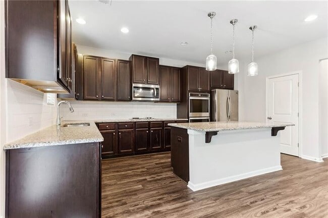 Building Photo - 5530 Mirror Lake Dr