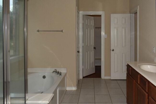 Building Photo - 26307 Meadow Dawn Ln