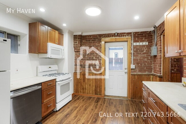 Building Photo - 2918 N Marion St