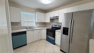 Building Photo - 1130 NW 43 Terrace