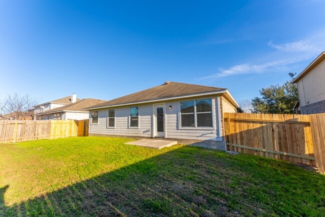 Building Photo - Charming Brick Home with Open Floorplan, Vaulted Ceilings, and Luxurious Amenities—Perfect for An...