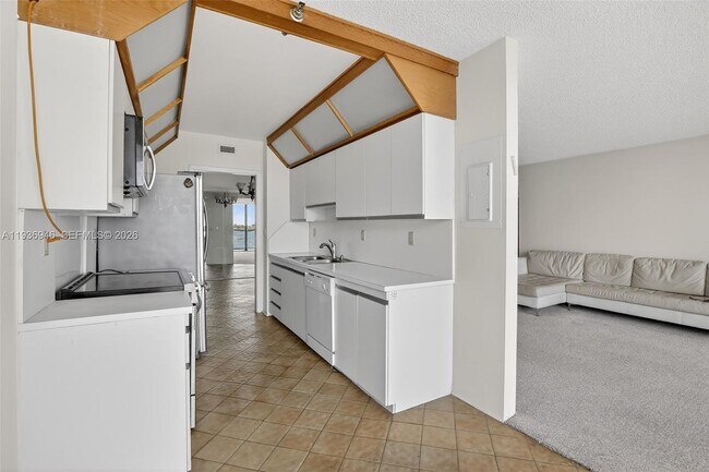 Building Photo - 19707 Turnberry Way