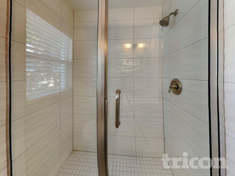 Building Photo - 8307 N Elmer St