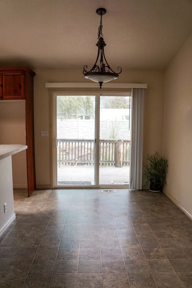 Building Photo - A Garden City Gem Near Parks, Dining & the Greenbelt