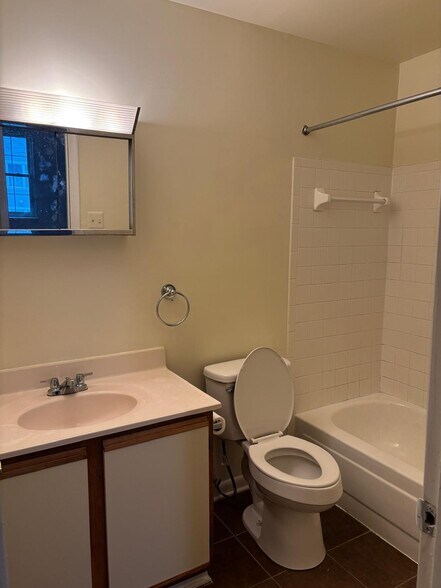 Building Photo - 1112 Windemere Ct