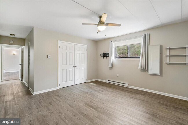 Building Photo - 400 Glendale Rd