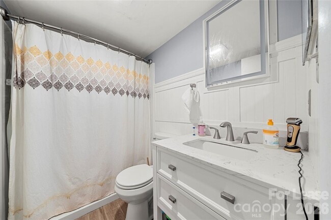 Building Photo - 222 Riverview Terrace