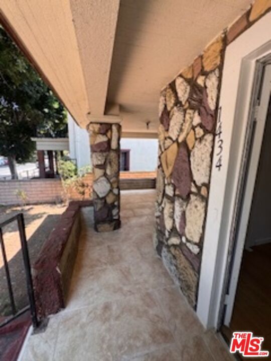 Building Photo - 1434 W 22nd St