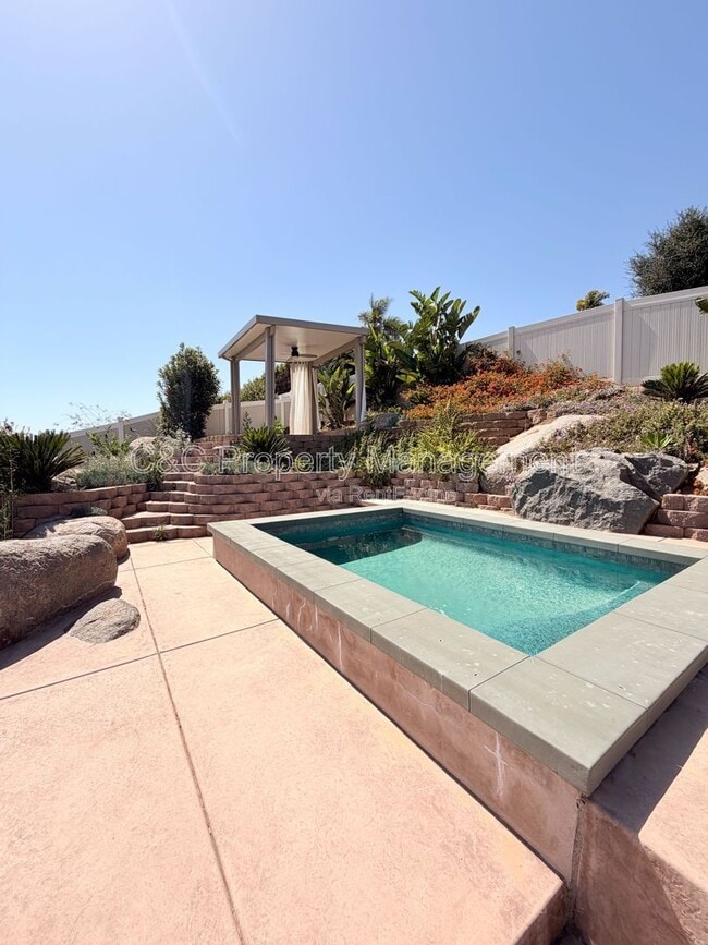 Building Photo - 410 Mira Loma Ln
