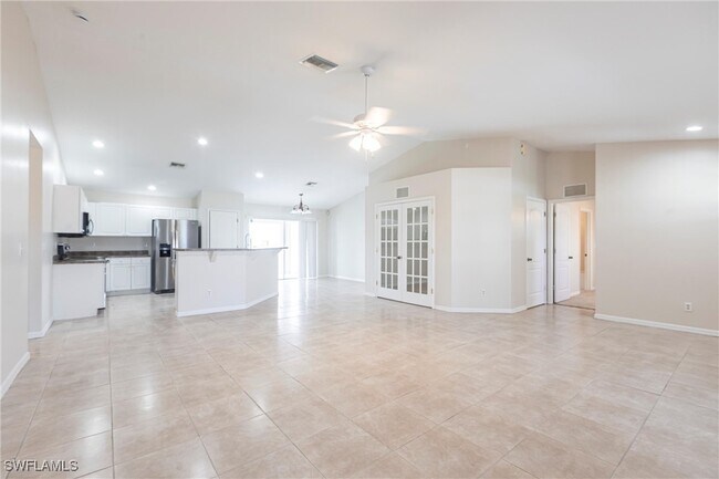 Building Photo - 2121 NW 18th Pl