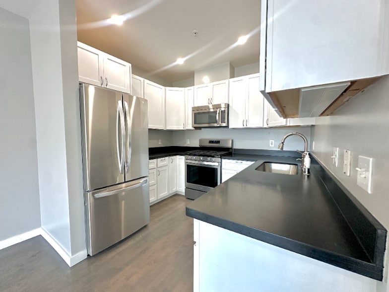 Building Photo - 4343 3rd St